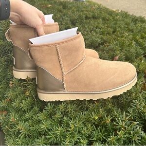 New authentic UGG Tan and Gold Ankle Boots size 8